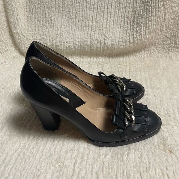 Michael Kors leather Black slip on heels with chain and studs accents SZ7.5M - Picture 3 of 7